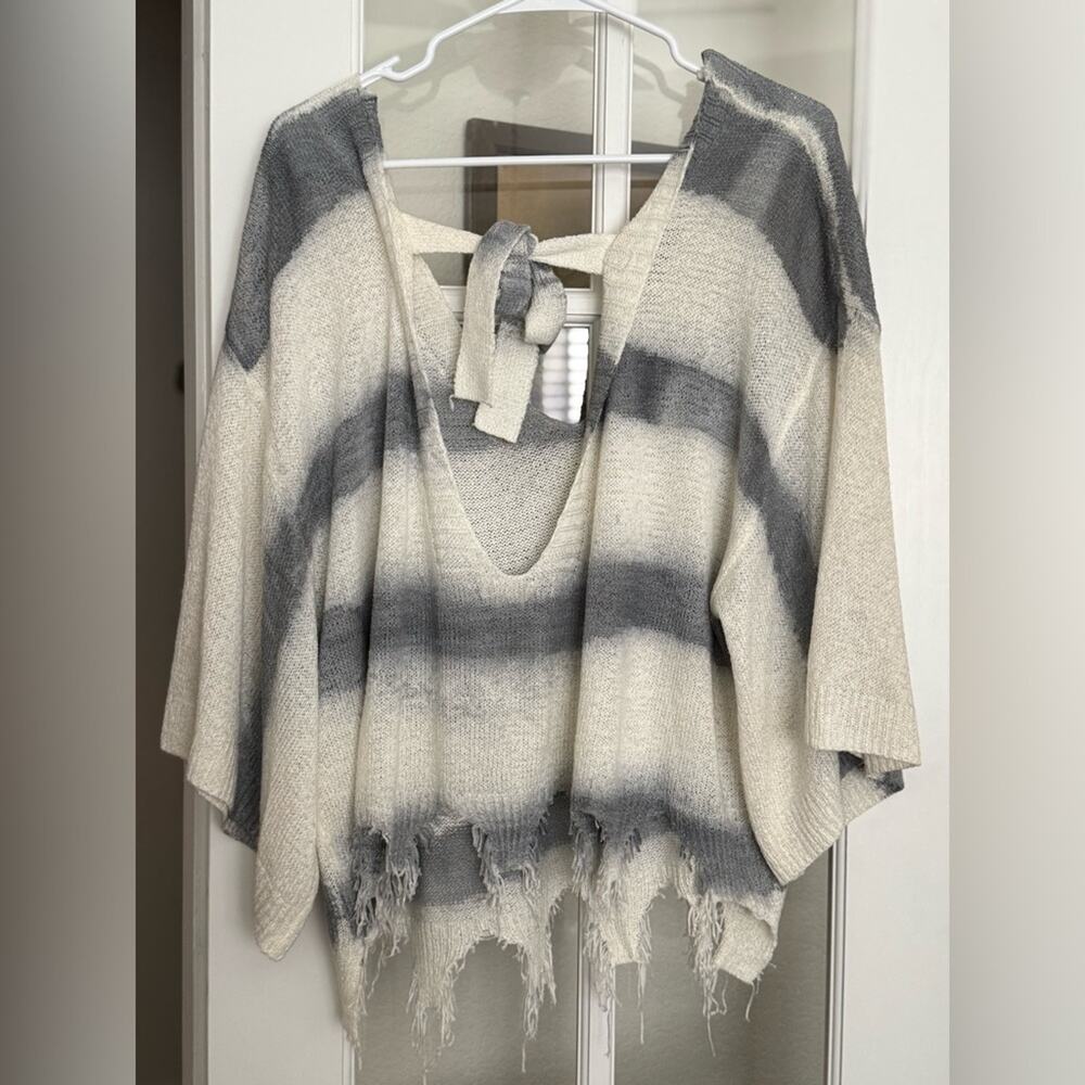 POL Striped Gray and Cream Women's Sweater large oversized - Picture 6 of 9